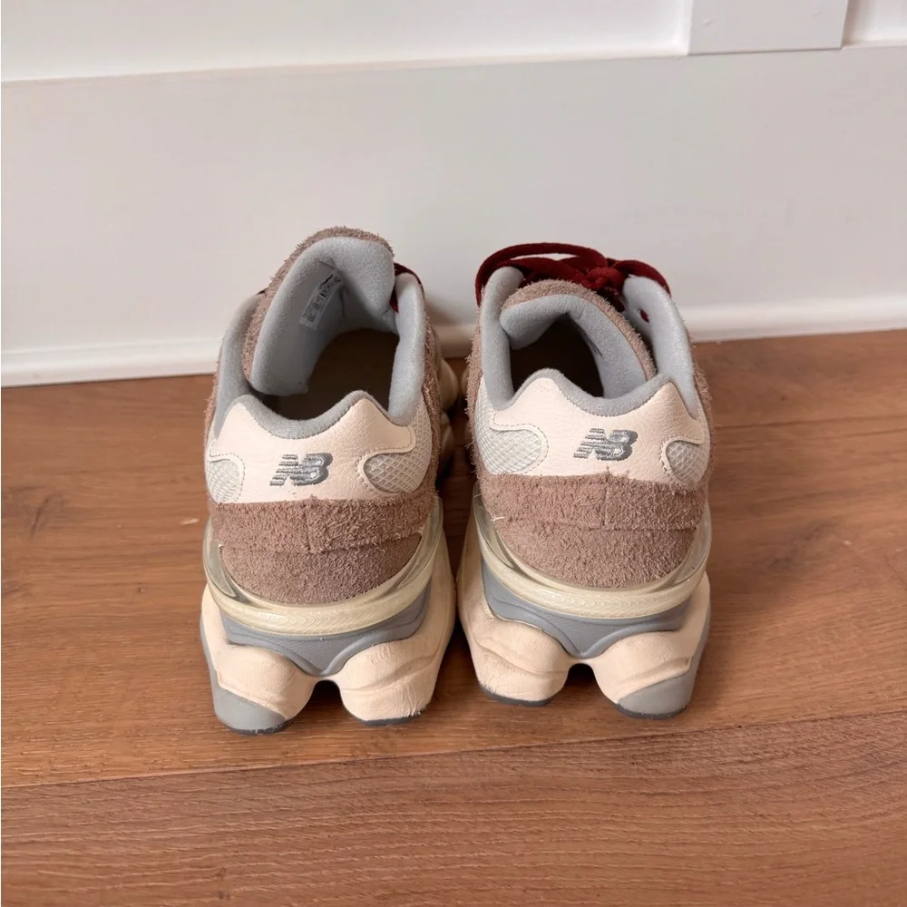 New Balance Sneakers with Burgundy Accents - Picture 4 of 7